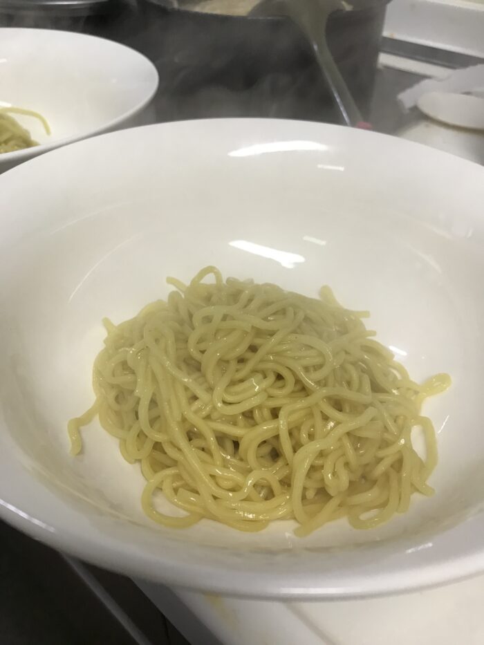 麺は卵麺