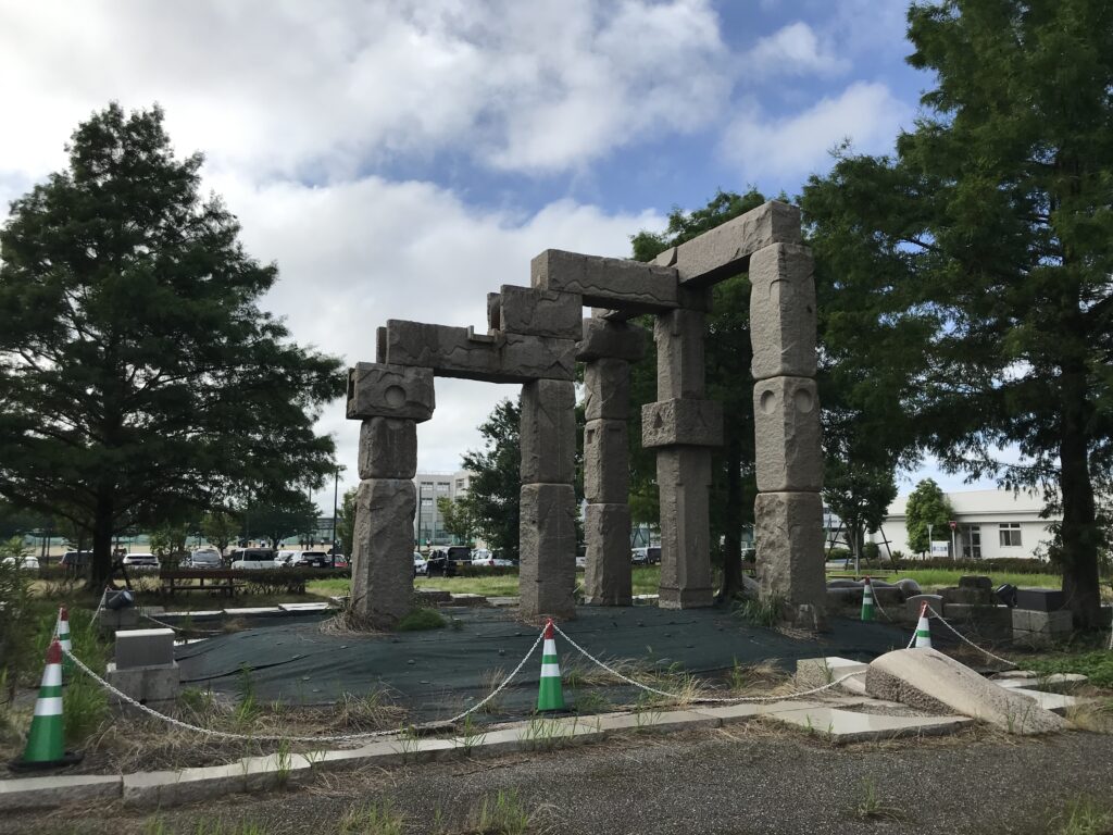 水の神殿横から